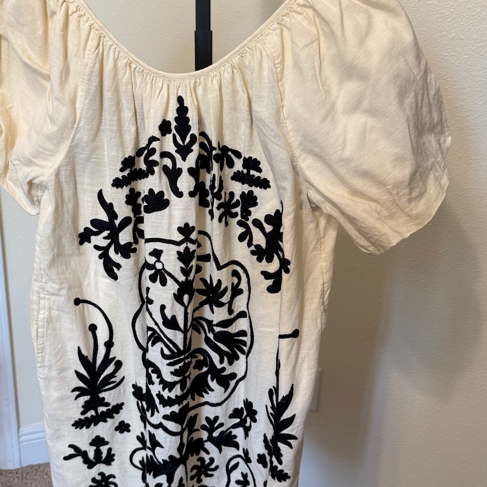 Free people Fiona boho 🌹
Embroidered Cream and Black Women's Top - Picture 10 of 13